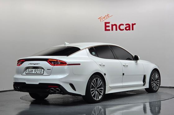 Kia Stinger 2.0 Turbo AWD Platinum — пробег 64 415 км — фото 2 из 5