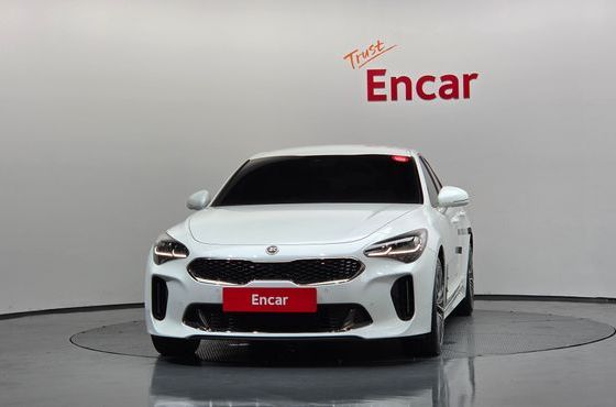 Kia Stinger 2.0 Turbo AWD Platinum — пробег 64 415 км — фото 3 из 5
