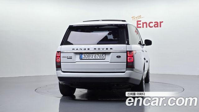Land Rover Range Rover 4.4 SDV8 Vogue SE DIESEL — пробег 236 023 км — фото 4 из 5