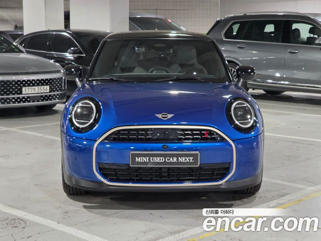 Mini Cooper Favoured — пробег 4 071 км — фото 3 из 5