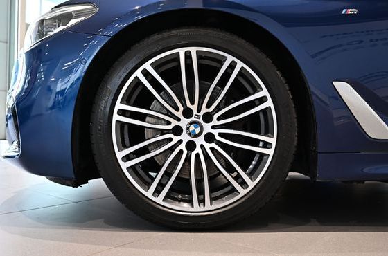 BMW 5-Series 530i M Sport Package Plus — пробег 61 933 км — фото 5 из 5