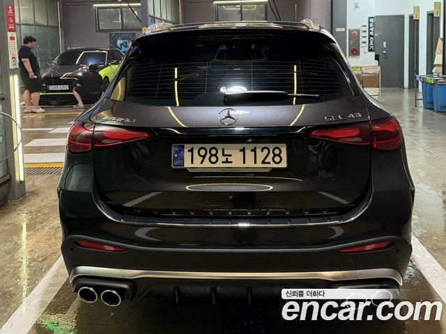 Mercedes-Benz GLC-Class AMG GLC43 4MATIC — пробег 14 000 км — фото 4 из 5