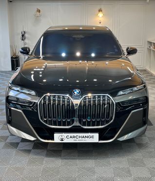 BMW i7 eDrive 50 M Sport Limited — пробег 45 500 км — фото 3 из 5