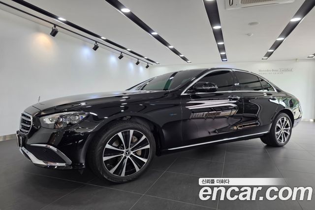 Mercedes-Benz E-Class E300e 4MATIC Exclusive — пробег 69 070 км — фото 1 из 5