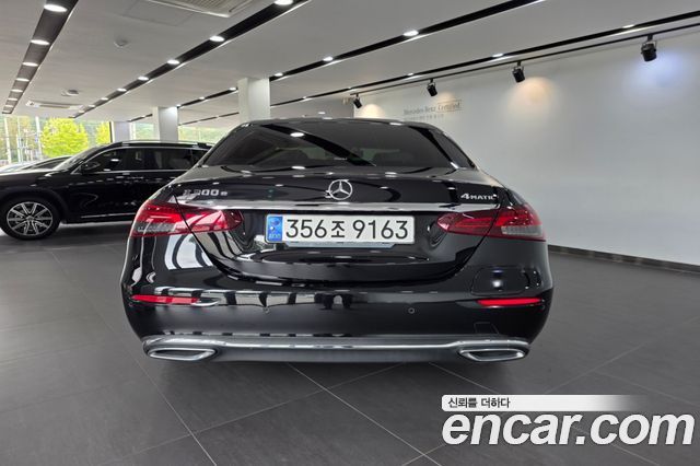 Mercedes-Benz E-Class E300e 4MATIC Exclusive — пробег 69 070 км — фото 4 из 5