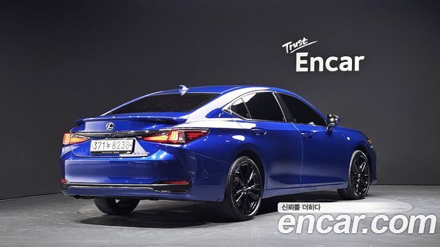 Lexus ES F-Sport — пробег 75 228 км — фото 2 из 5