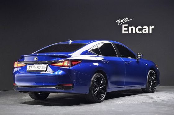 Lexus ES F-Sport — пробег 75 228 км — фото 2 из 5