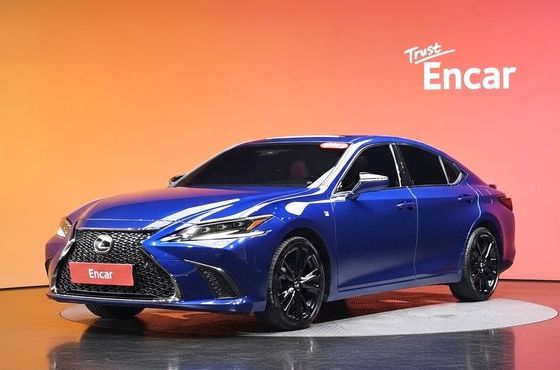 Lexus ES F-Sport — пробег 75 228 км — фото 1 из 5