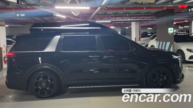 Kia Carnival Gasoline 9-Seater Prestige — пробег 4 500 км — фото 2 из 5