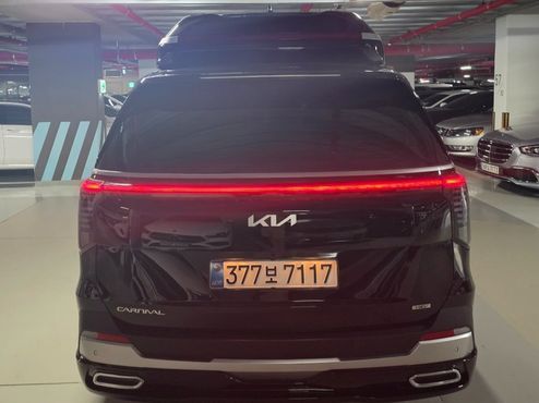 Kia Carnival Gasoline 9-Seater Prestige — пробег 4 500 км — фото 4 из 5