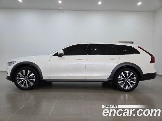 Volvo V90 B5 Ultra AWD — пробег 7 395 км — фото 5 из 5
