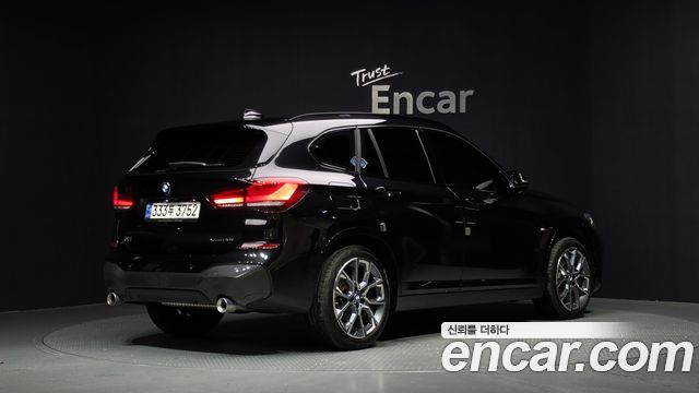 BMW X1 xDrive 20i M Sport — пробег 34 369 км — фото 2 из 5