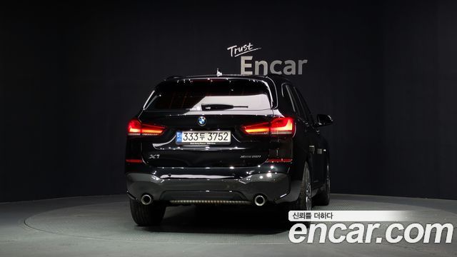 BMW X1 xDrive 20i M Sport — пробег 34 369 км — фото 4 из 5