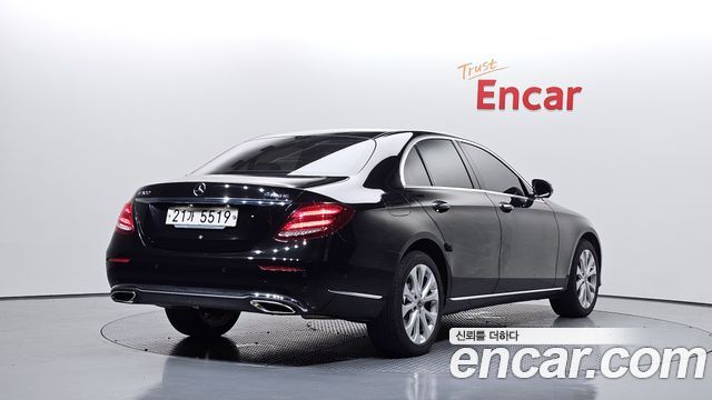 Mercedes-Benz E-Class из Кореи Encar