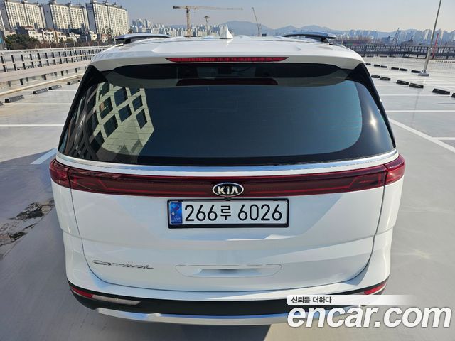 Kia Carnival из Кореи Encar