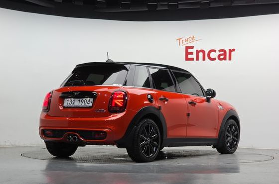Mini Cooper 5Door Standard 3rd — пробег 57 254 км — фото 2 из 5