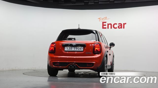 Mini Cooper 5Door Standard 3rd — пробег 57 254 км — фото 4 из 5
