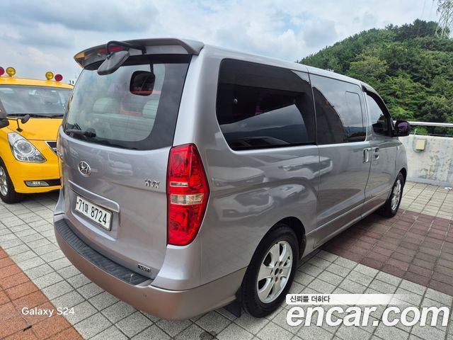 Hyundai Starex 11-Seater Wagon HVX VIP PACK — пробег 166 024 км — фото 4 из 5