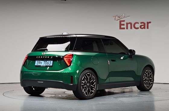 Mini Cooper SE Favoured — пробег 31 365 км — фото 2 из 5