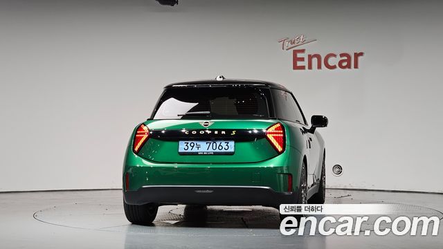 Mini Cooper SE Favoured — пробег 31 365 км — фото 4 из 5