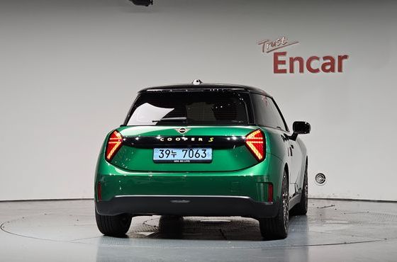 Mini Cooper SE Favoured — пробег 31 365 км — фото 4 из 5