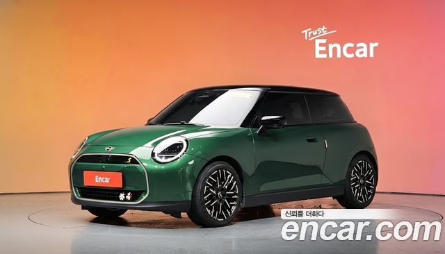 Mini Cooper SE Favoured — пробег 31 365 км — фото 1 из 5