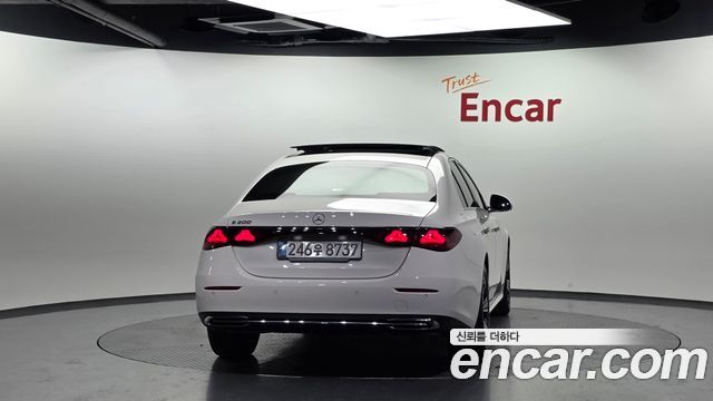 Mercedes-Benz E-Class из Кореи Encar
