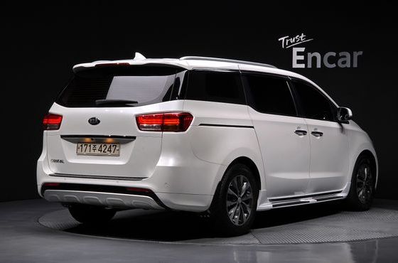 Kia Carnival 9-seater Luxury — пробег 109 563 км — фото 2 из 5