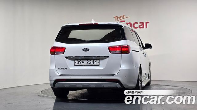 Kia Carnival из Кореи Encar
