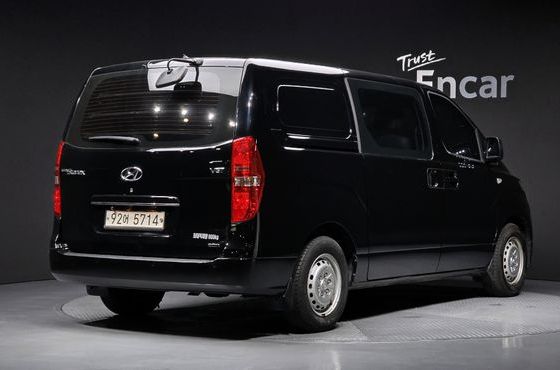 Hyundai Starex Van 5-Seater Style — пробег 46 740 км — фото 2 из 5