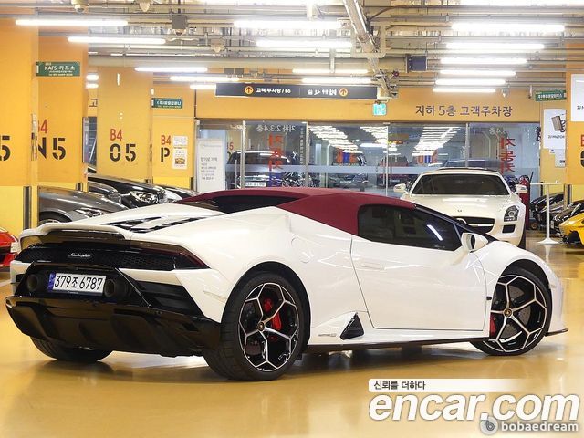 Lamborghini Huracan LP610-2 EVO Spyder — пробег 9 000 км — фото 2 из 5
