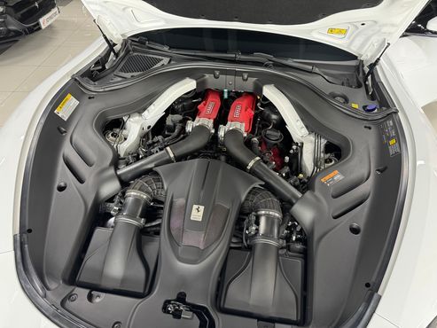 Ferrari Roma 3.9 — пробег 10 200 км — фото 5 из 5