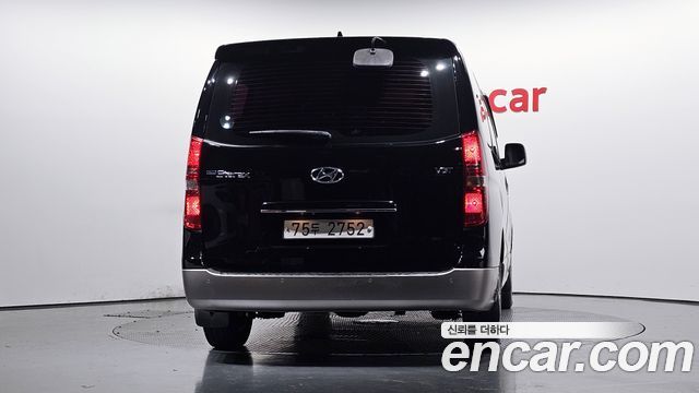 Hyundai Starex 11-Seater Wagon Modern Special — пробег 98 373 км — фото 4 из 5