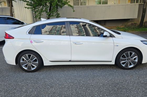 Hyundai Ioniq Q — пробег 95 702 км — фото 1 из 5