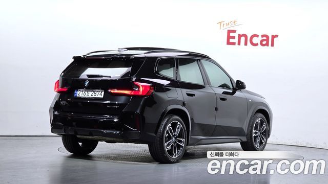 BMW X1 xDrive 20i M Sport — пробег 28 433 км — фото 2 из 5