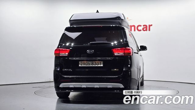 Kia Carnival 7-seater Hi-limousine VIP — пробег 45 508 км — фото 4 из 5