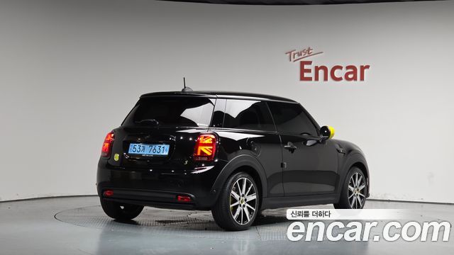 Mini Cooper SE Classic 3rd — пробег 49 651 км — фото 2 из 5