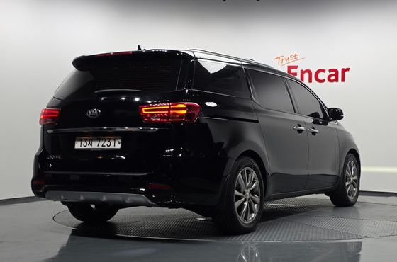 Kia Carnival 9-Seater Noblesse Special — пробег 162 901 км — фото 2 из 5