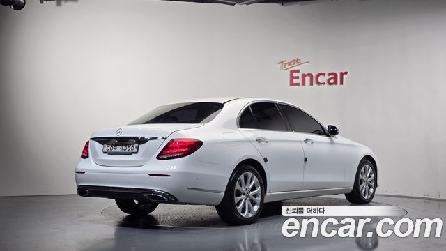 Mercedes-Benz E-Class из Кореи Encar