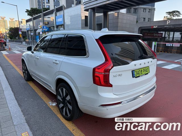 Volvo XC90 T8 Ultra Bright Hybrid — пробег 13 500 км — фото 2 из 5