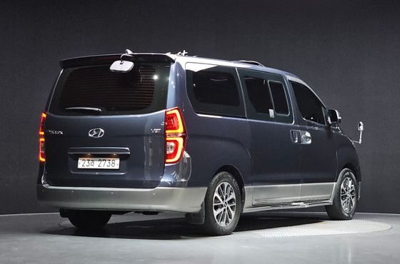 Hyundai Starex Urban 9-Seater Exclusive — пробег 140 256 км — фото 2 из 5