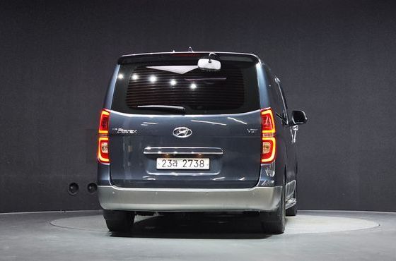 Hyundai Starex Urban 9-Seater Exclusive — пробег 140 256 км — фото 4 из 5