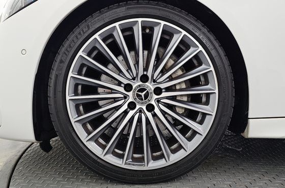 Mercedes-Benz C-Class C300 4MATIC AMG Line — пробег 27 426 км — фото 5 из 5