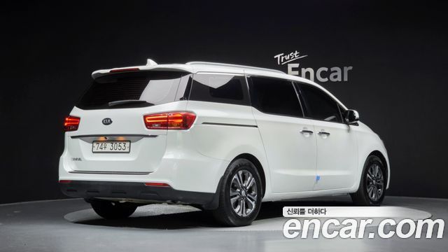 Kia Carnival из Кореи Encar