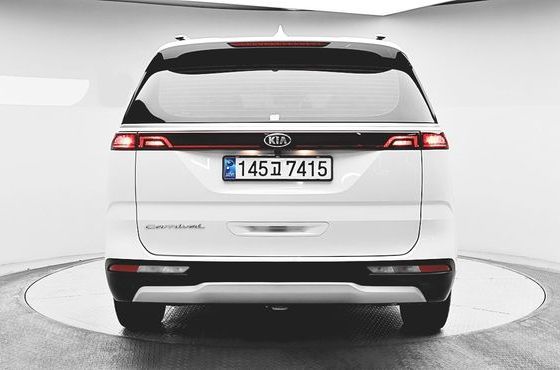 Kia Carnival Diesel 9-Seater Prestige — пробег 101 237 км — фото 3 из 5