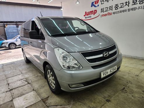 Hyundai Starex 5-Seater VAN CVX Luxury — пробег 239 800 км — фото 3 из 5