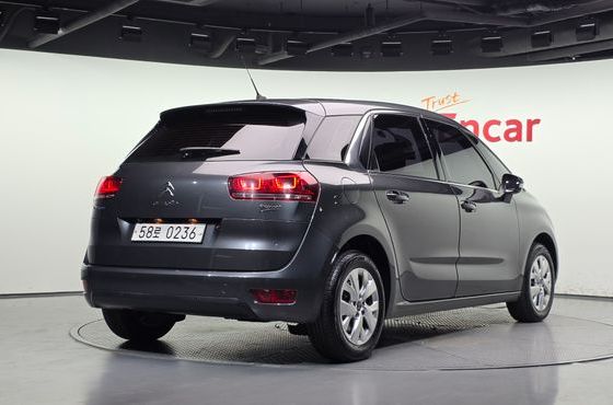 Citroen-DS C4 Picasso 1.6 B-HDI Intensive — пробег 146 084 км — фото 2 из 5