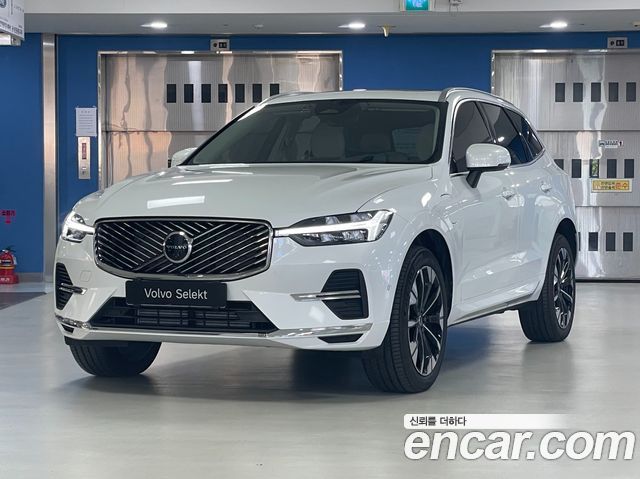 Volvo XC60 T8 Ultra Bright — пробег 4 141 км — фото 1 из 5