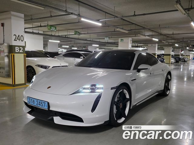 Porsche Taycan Turbo — пробег 58 000 км — фото 1 из 5