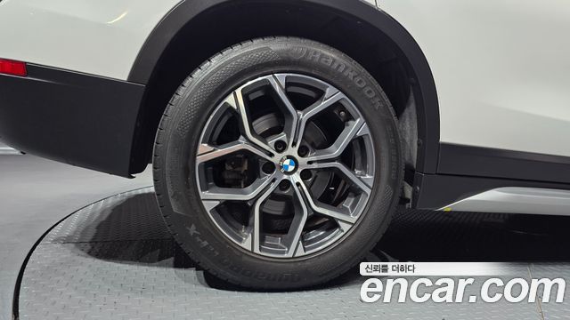 BMW X1 xDrive 20i xLine — пробег 66 859 км — фото 5 из 5